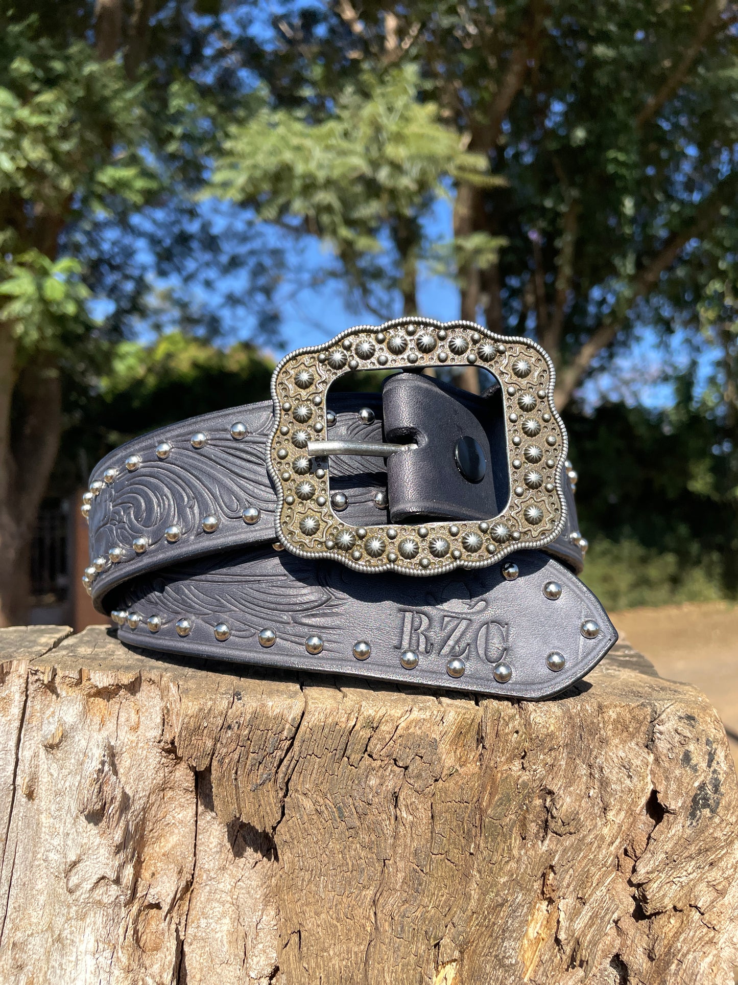 Cinto de Couro Feminino com Cravo